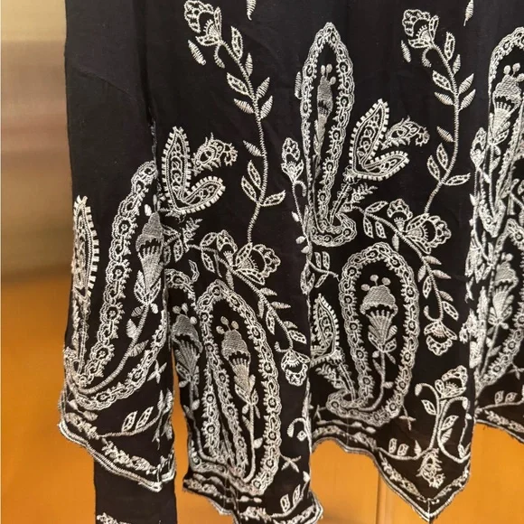 Style & Co. Black and White Embroidered Floral Blouse - Picture 7 of 15